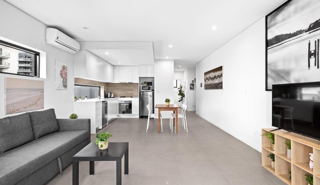 New Modern 2BR 2 baths Apt in Homebush Sleeps 6