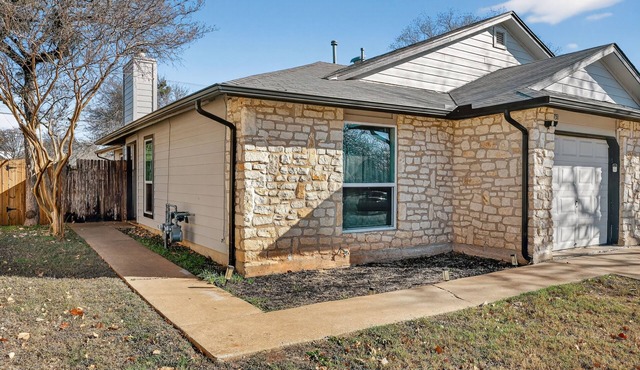 NEW! Modern 3BR Townhouse Near Brushy Creek