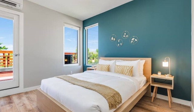 *NEW* Modern 4B3.5BA w/Rooftop in Ballard/Fremont