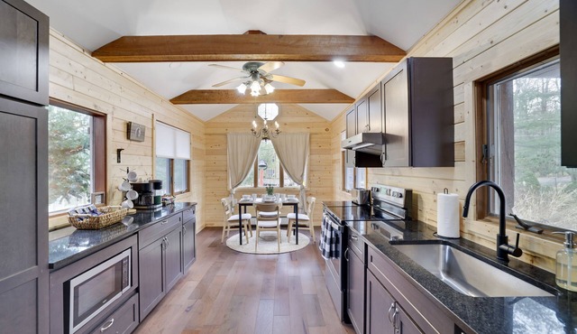 NEW! Modern Cabin - Hot Tub, Fireplace, Central Location