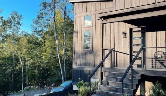 New Modern Cabin with Lake Access!