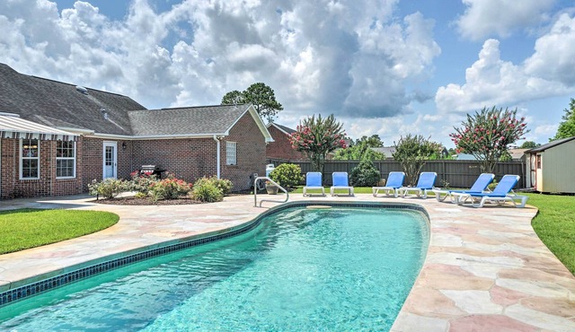 NEW! Modern Corporate Retreat By Downtown & Beach!