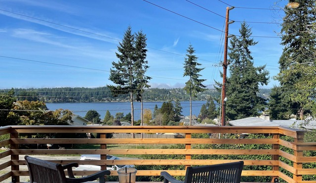 *NEW* 🏡 Modern Cottage w/ Puget Sound Views! 🌊