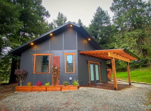 New, Modern, Country-feel, close to Arcata