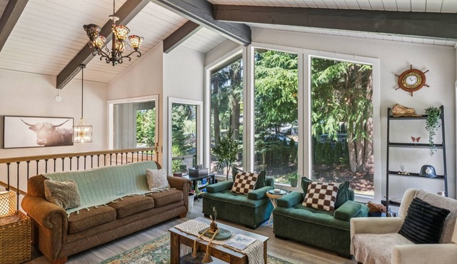 NEW! Modern Forest Escape | Near Hikes & Lake