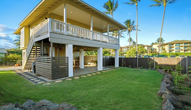New Modern Hawaiian 2-bedroom house in Kapaʻa with amazing ocean/mountain views