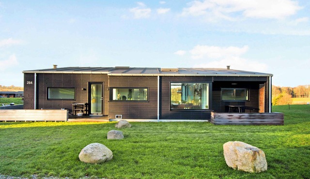 New modern holiday home near the beach