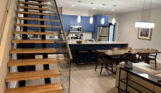 New Modern Home - 5 min walk to Georgia Tech, Sleep 14