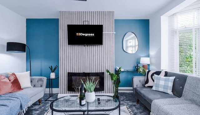 NEW! Modern Home, Ideal for Long Term, Sleeps 8!