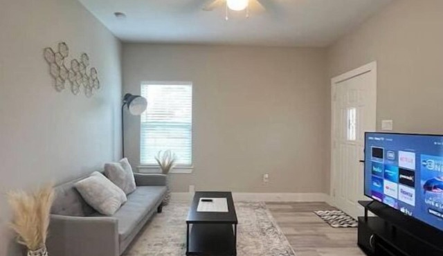 NEW modern home near Downtown!