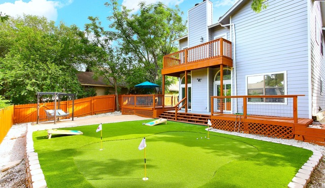 New ! Modern House with Jacuzzi & Mini-golf by Six Flags/SeaWord/UT SA