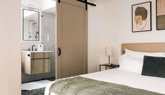 New Modern Luxe Stay - Roof Deck - Center of RiNo