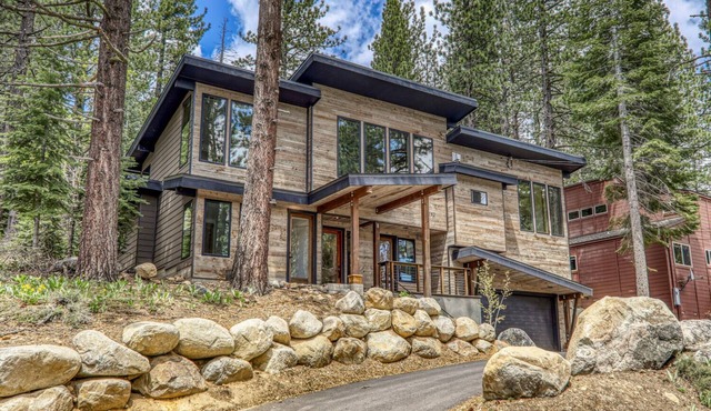 New - Modern Luxury Chalet in Olympic Valley
