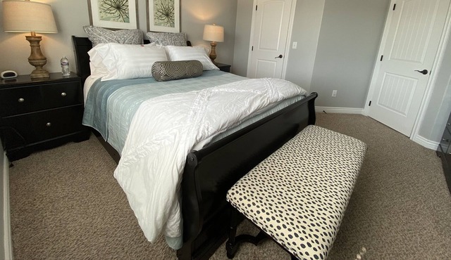 New Modern Luxury Suite Perfect location