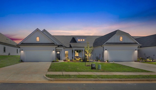 NEW! Modern Nest - Huntsville Hideaway