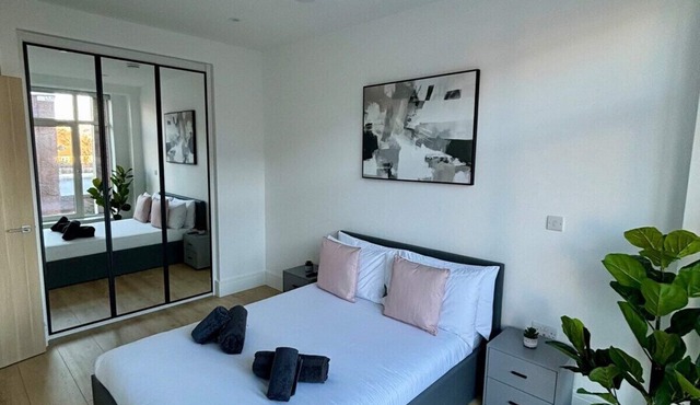 New Modern One-Bedroom Flat in Chertsey