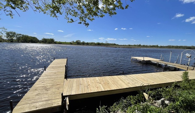 New! Modern River & Lake House – Book Now!