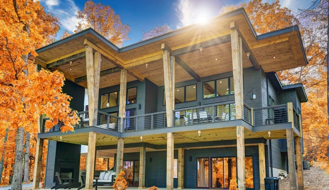 New/Modern Rustic/Mins. to Blue Ridge/Spacious/Hot Tub