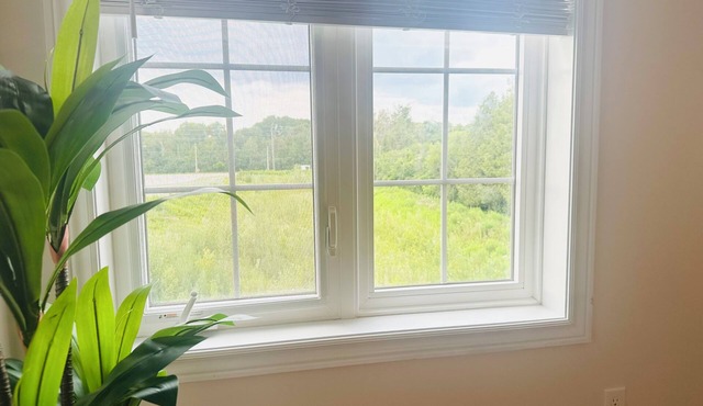 New, Modern & Spacious 2 bed, 1.5 bath | ~5 min to top attractions