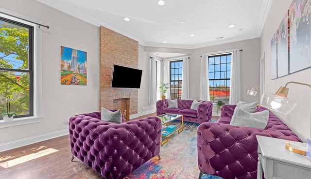 NEW! Modern, Spacious 3BR Apt Minutes to Downtown! by AllSet Turnover