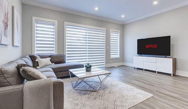 New Modern Townhouse Welland