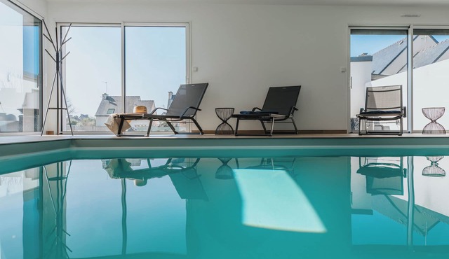 New, modern villa Heated indoor pool 4 bedrooms 4 bathrooms - 8pers and 2children