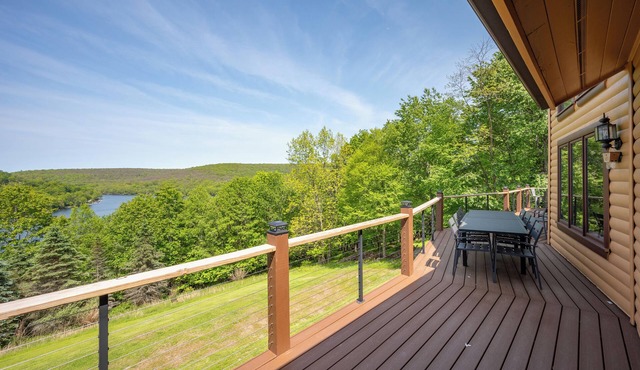 New! Mountain-Chic Retreat Overlooking the Lake