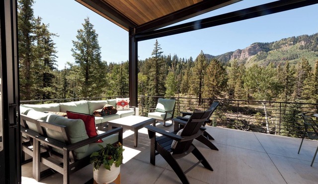 New Mountain Home on 2 Acres - 2 Miles to Purgatory - Views/Hot Tub/Fire Pit