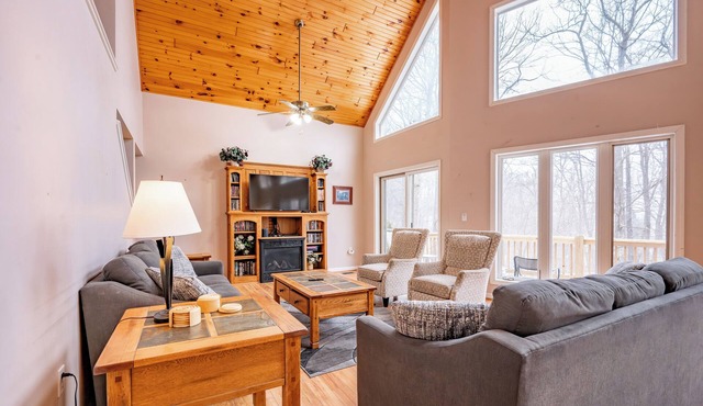 New! Mountain Lake Access Home w/ Hot Tub!