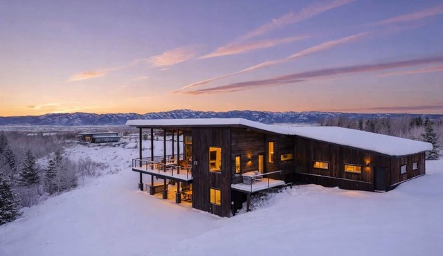 NEW! Mountain Modern Retreat w/Jacuzzi