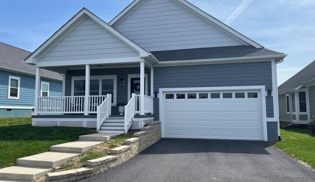 New Mountain View Home in The Ponds at Lexington