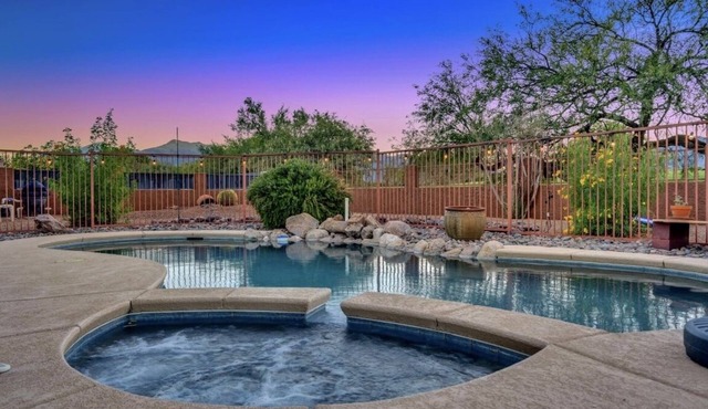 NEW Mountain View 4 BDRM Home with Pool & Spa, right on a Golf Course