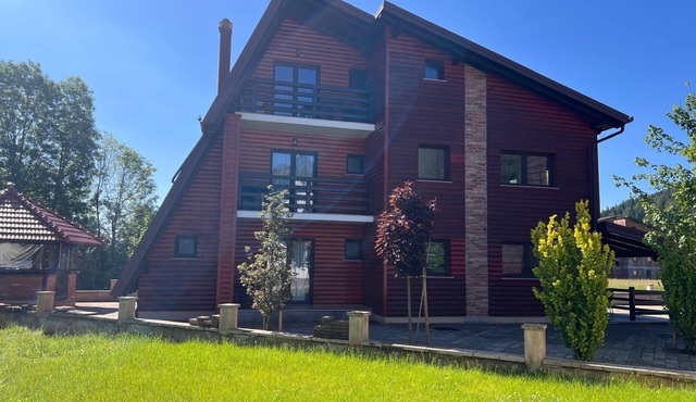 New mountain villa with pool, barbecue and outdoor activities