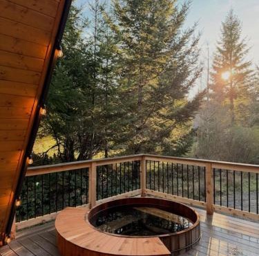 New Mt Rainier Aframe with Sauna and Hot Tub near White Pass