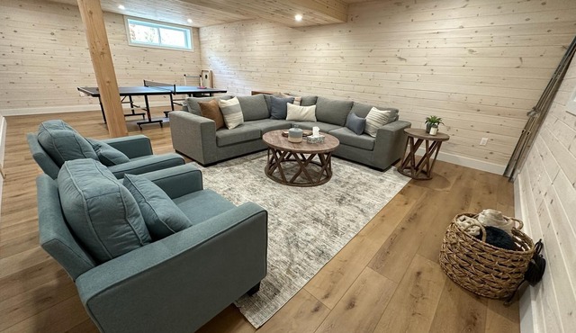 NEW Muskoka Lakehouse w/ Hot Tub