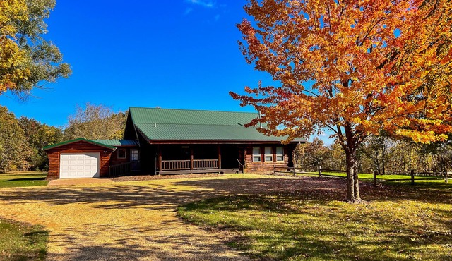 NEW! - Must See True Log Home - Longview Haven