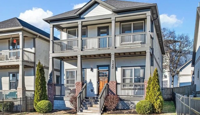 NEW Nations Station | Large Yard | 10 min to Dwtn
