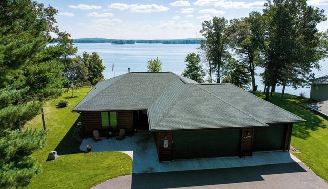 New Nautical Neighbors Lake Home on Spooner Lake, sleeps 16