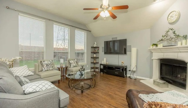 New! Near AT&T Stad, Sixflags, Joe Pool, 4 br,5bed