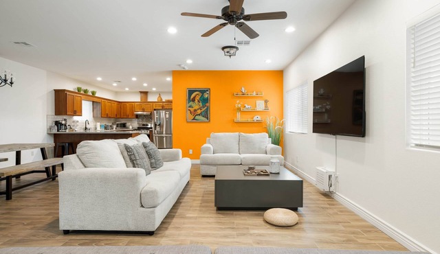 New! Near Ballparks, Stadium, Raceway, 4 TVs, Fast WiFI