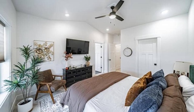 NEW Near Downtown+River+Airport