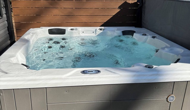 ⭐️NEW⭐️ Near Tryon Equestrian Luxury Getaway Hot Tub Game Room Landrum