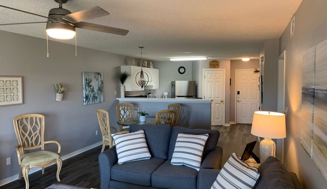 NEW! Newly updated 2 bedroom 2 bath condo - 2 minute walk to beach.