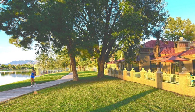 New! No Steps.Sunlit Gated Villa on McCormick Lake & Camelback Trail!