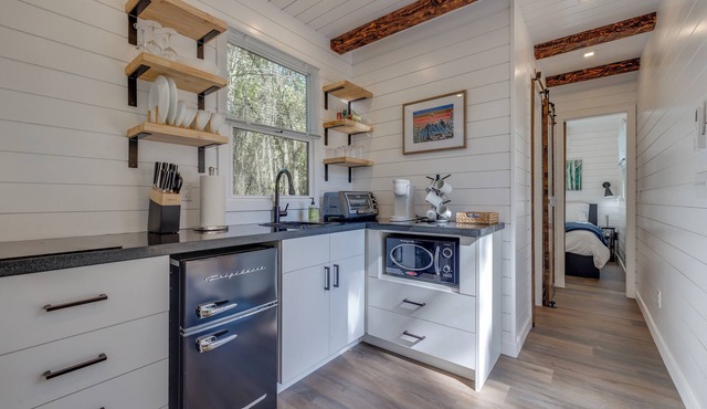 New - Oak Glen MicroCabin - Rare