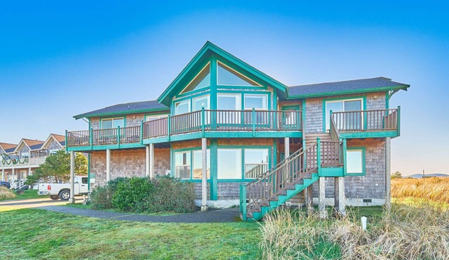 NEW! Ocean Views, Near Beach, Town & Discovery Trail (Parker)