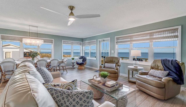 NEW: Oceanfront Luxury Home l Beachfront Deck, Patio l Hot/Cold Outdoor Shower