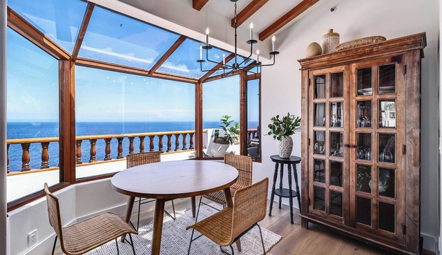 New Oceanfront Villa in Hamilton Cove. Golf Cart, Terrace + Easy Access