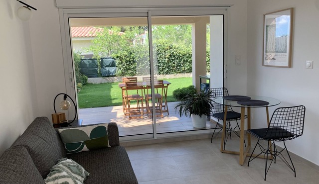 New on Cauro! T2 fully equipped with garden