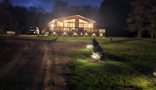 New on market. Cabin with 3 beds and 3 baths surrounded by forest